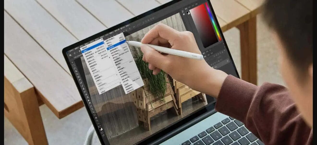 Huawei MateBook 14 debutta con supporto per stylus